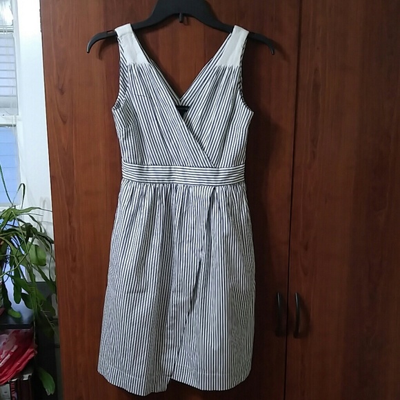 Banana Republic Dresses & Skirts - Banana Republic striped faux wrap dress size 00P